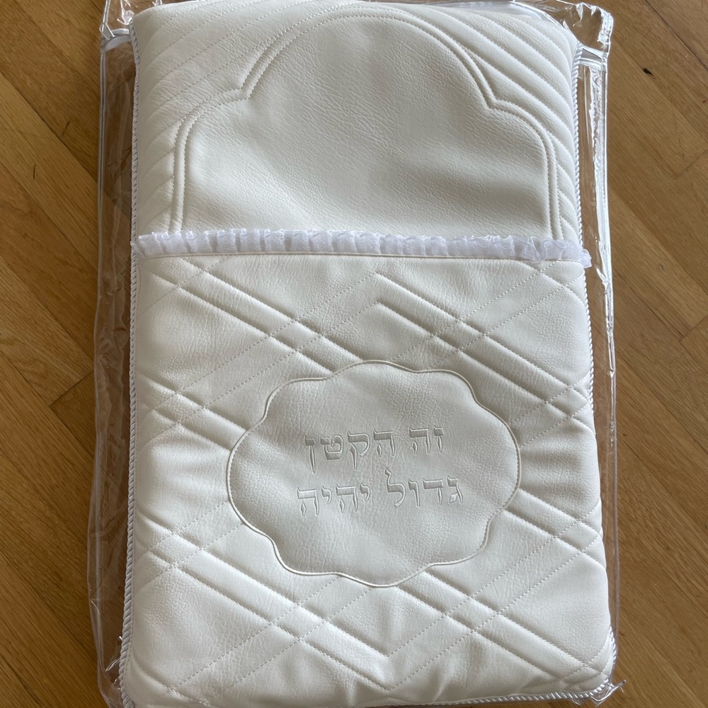Leather like bris / Brit Mila pillow